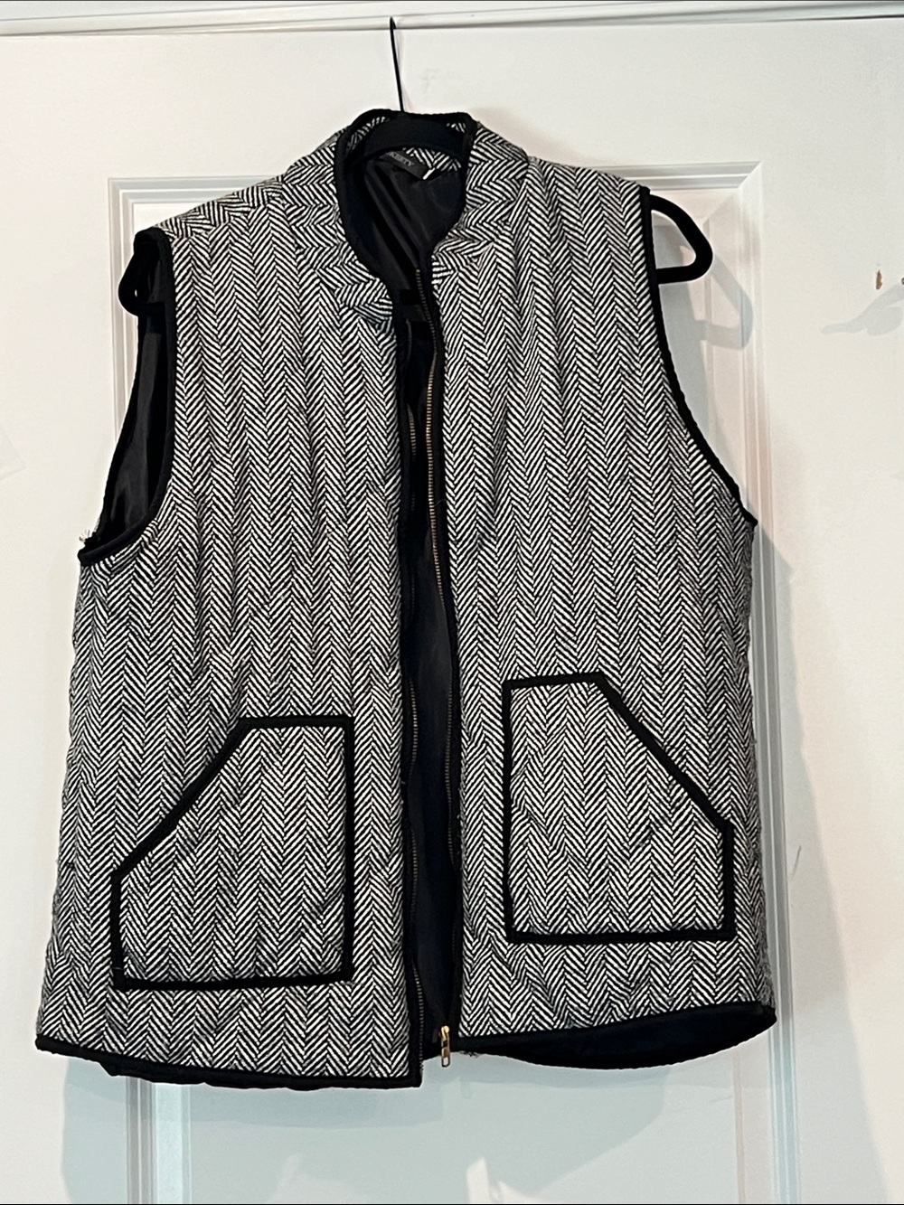 Men's Quilted Herringbone Vest - Black & White